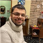 Laureato in Lettere Classiche e Storia Antica dell’Università di Padova impartisce lezioni di greco